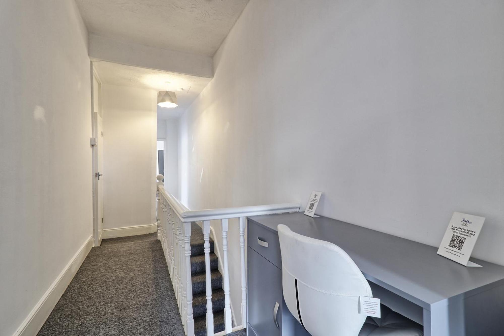 Beautiful Spacious Four Bedroom House With Parking For 2 Cars, 5 Minute Walk To Southend Station Dış mekan fotoğraf