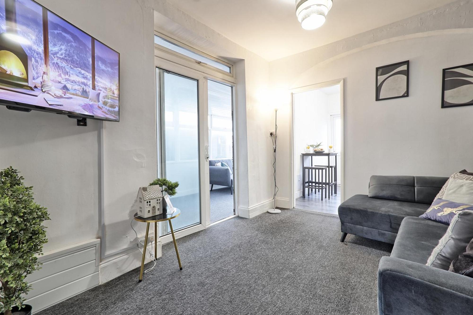 Beautiful Spacious Four Bedroom House With Parking For 2 Cars, 5 Minute Walk To Southend Station Dış mekan fotoğraf