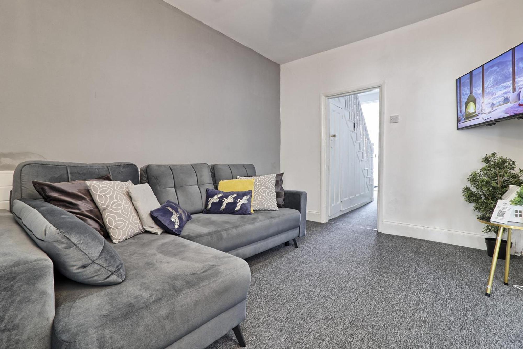 Beautiful Spacious Four Bedroom House With Parking For 2 Cars, 5 Minute Walk To Southend Station Dış mekan fotoğraf